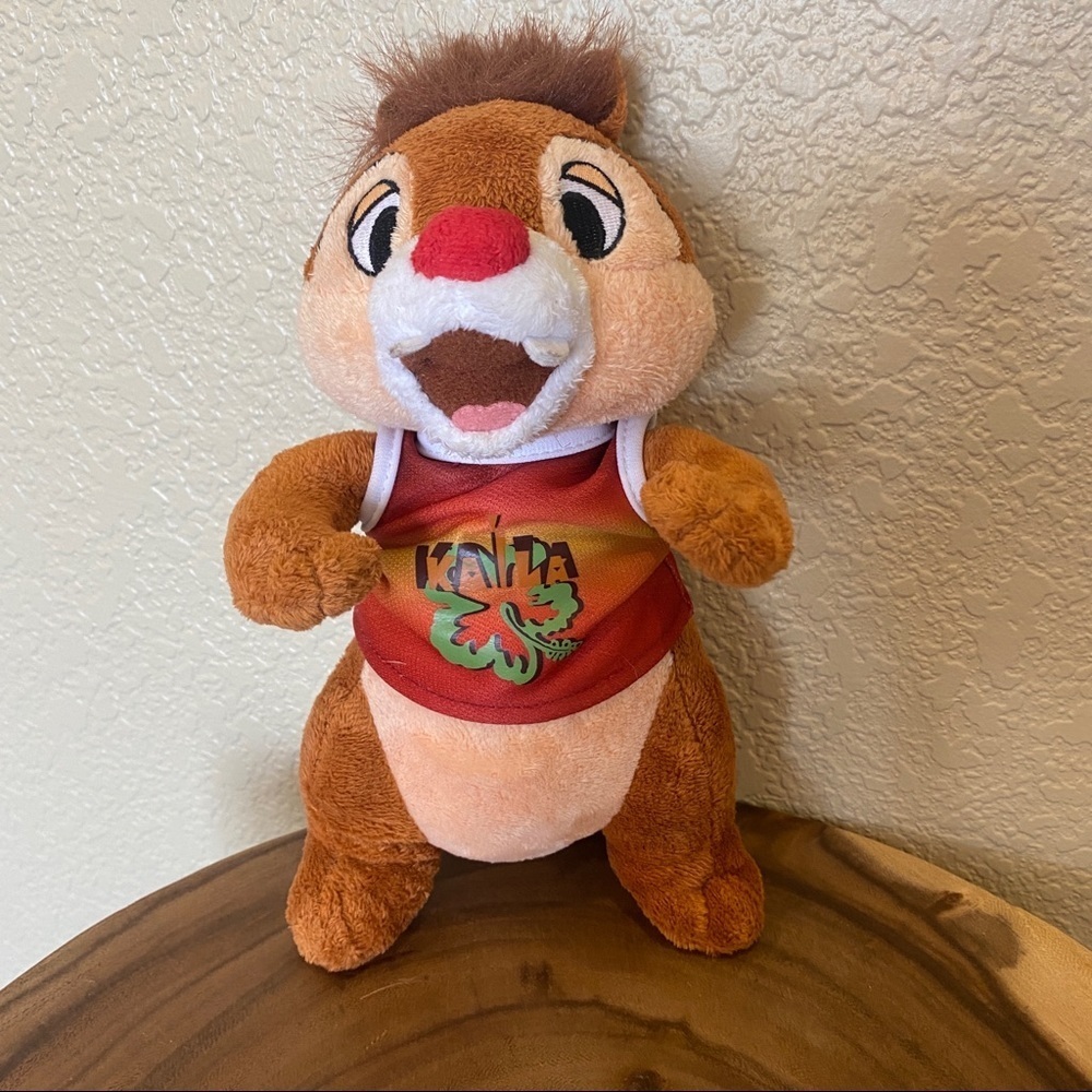 Disney Aulani resort Dale plush beach sleeveless shirt chip ‘n dale‎